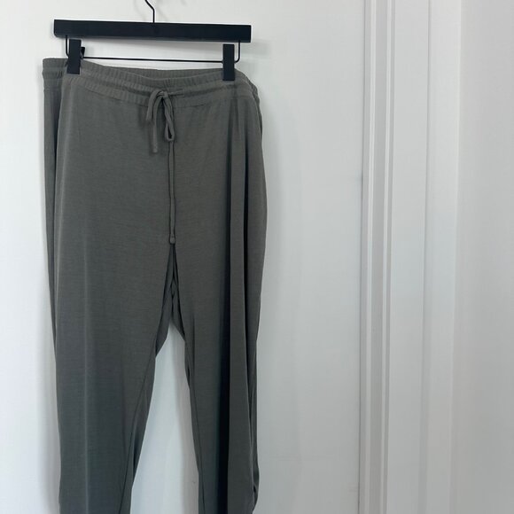 Express Two-Piece Lounge Set | Front Cardigan Jacket (XL) & Drawstring Pants (L) - Picture 7 of 11